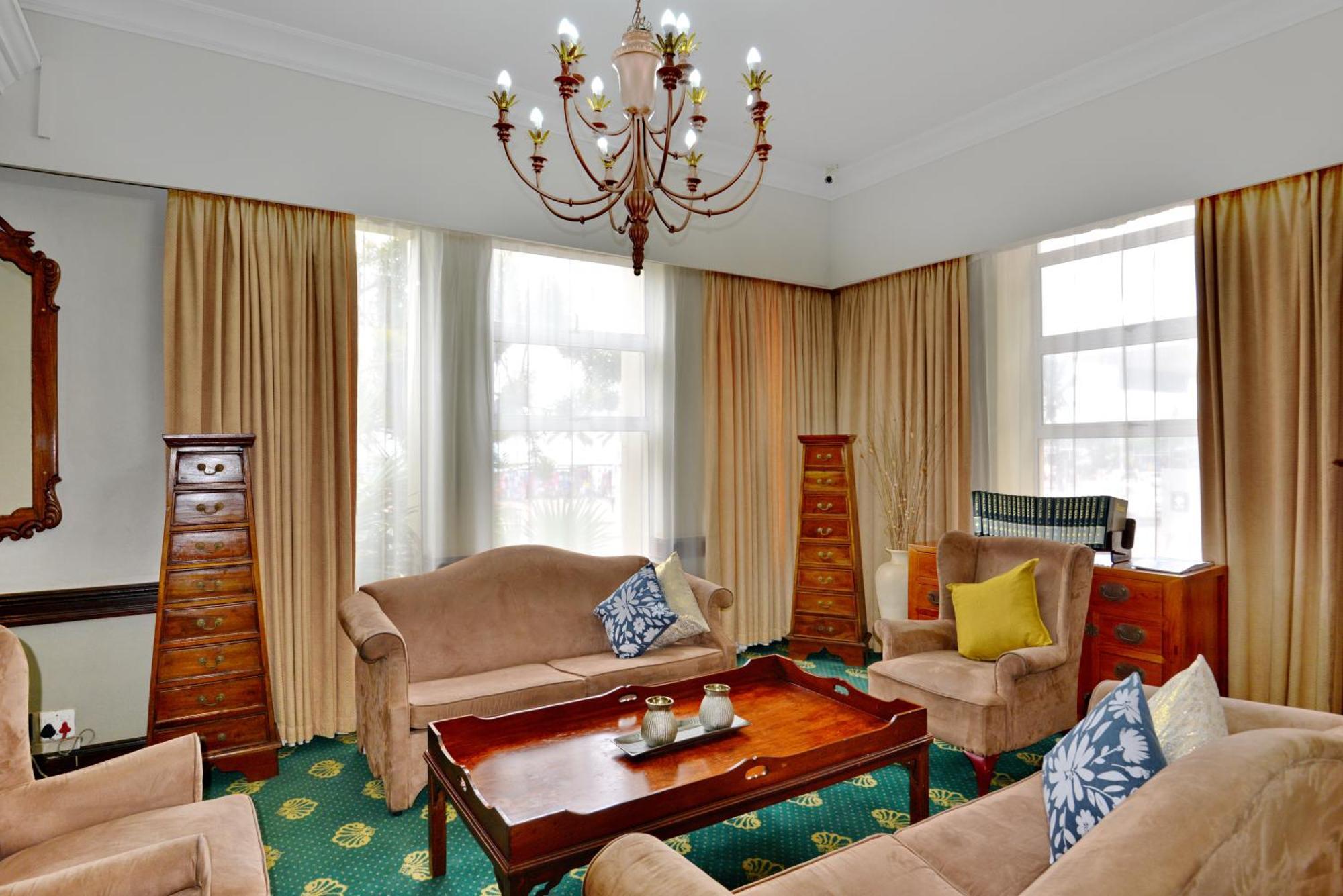 The Balmoral - Halaal 4* Durban